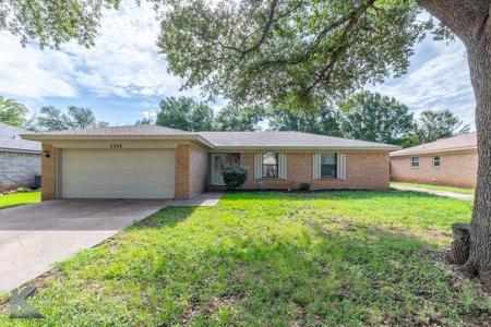 5233 Deerwood Lane