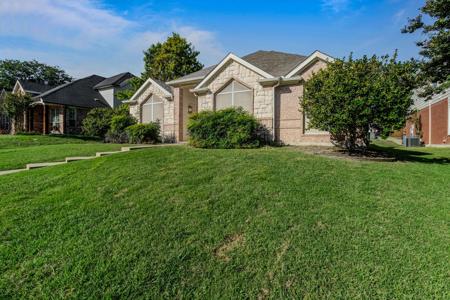 1261 Highland Drive