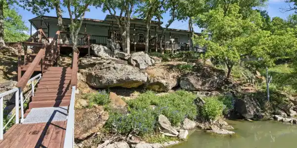 1069 Kennon Point