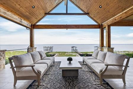 762 Sunset Court