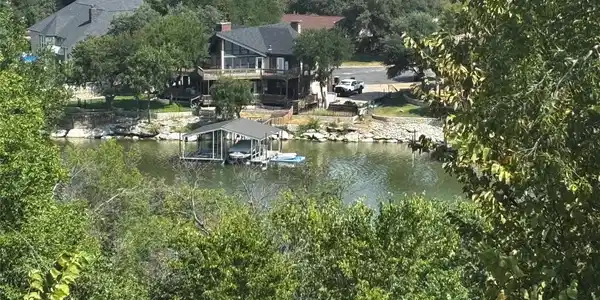 7704 Lakeview Circle