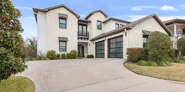 8 Enclave Court