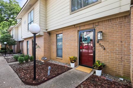 6646 E Lovers Lane