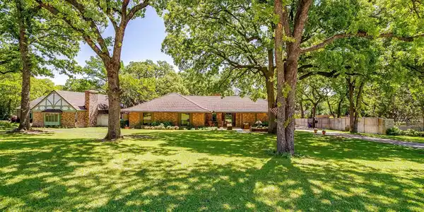 332 Driftwood Court