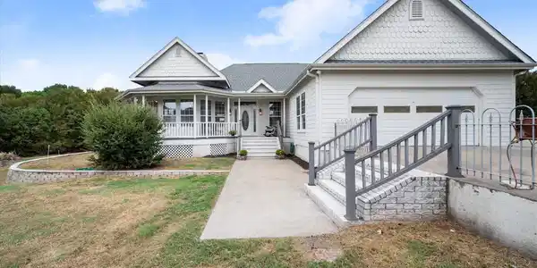 575 SE County Road 2230