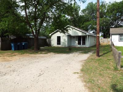 747 Luther Ln