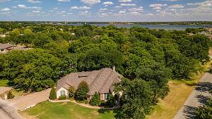 4401 Cluster Oak Court