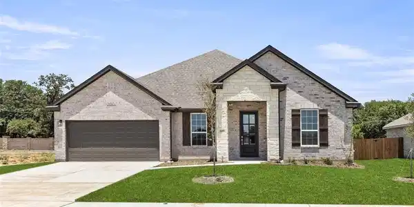 809 Topaz Trail