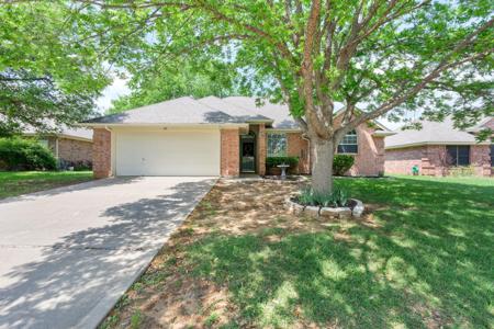 1516 Clover Lane