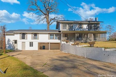 5740 S Lakeshore Drive