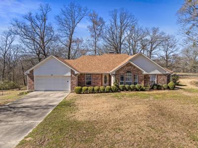 27 Private Road 52371