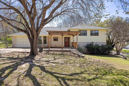 1701 Hitching Post Road