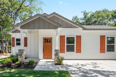 6136 Apache Drive