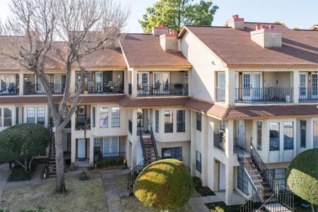 1933 Island Circle