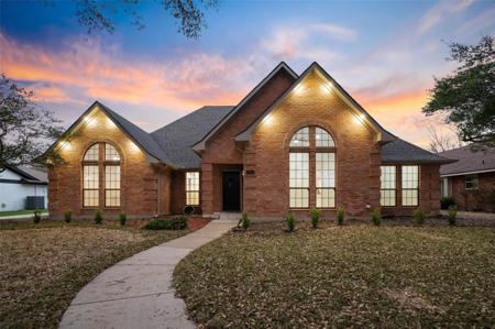 3505 Thornhill Way