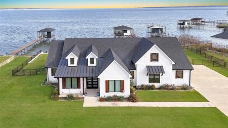 2207 Lake View Landing