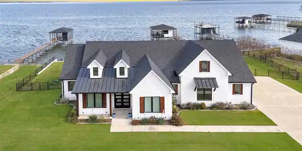 2207 Lake View Landing