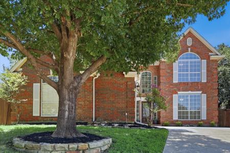 925 Hillside Court