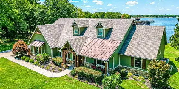 2110 Lakeview Landing