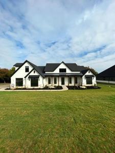 3908 Legend Trail