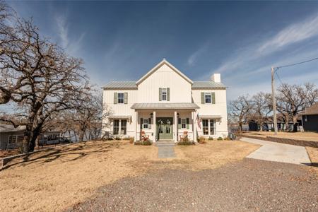 1061 Tradewinds Road