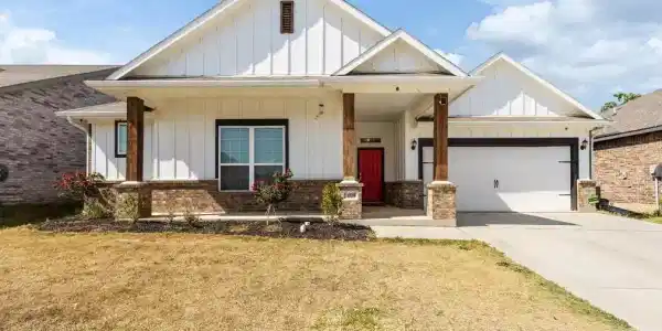 1409 Eagle Nest Drive