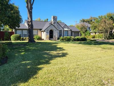 9603 Redondo Drive