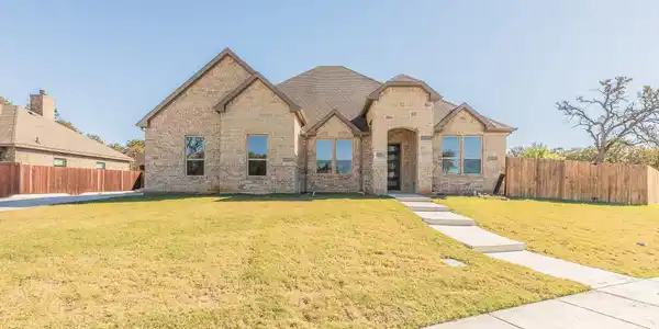 1600 Sea Breeze Court