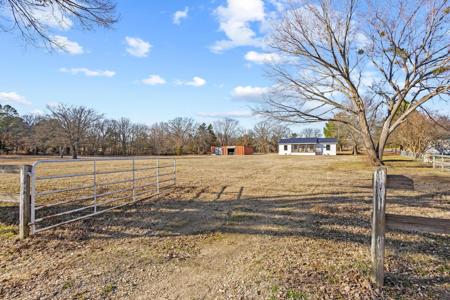 4572 County Road 2700