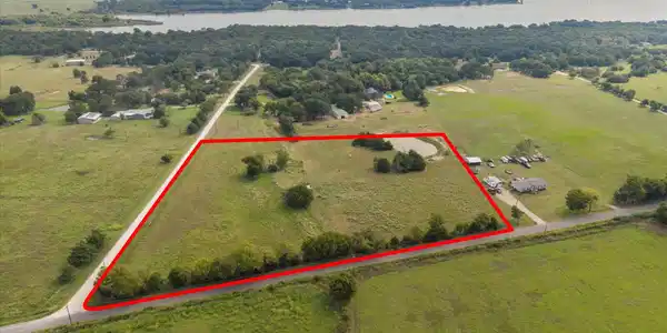 Lot 1 SE County Road 2175