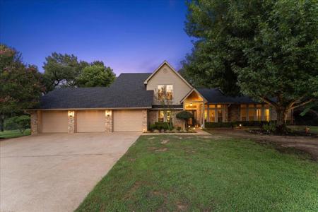 1408 E Lake Drive
