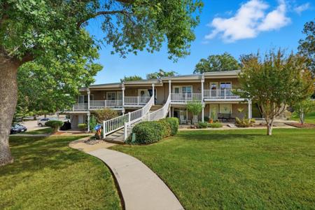 81 Runaway Bay Drive