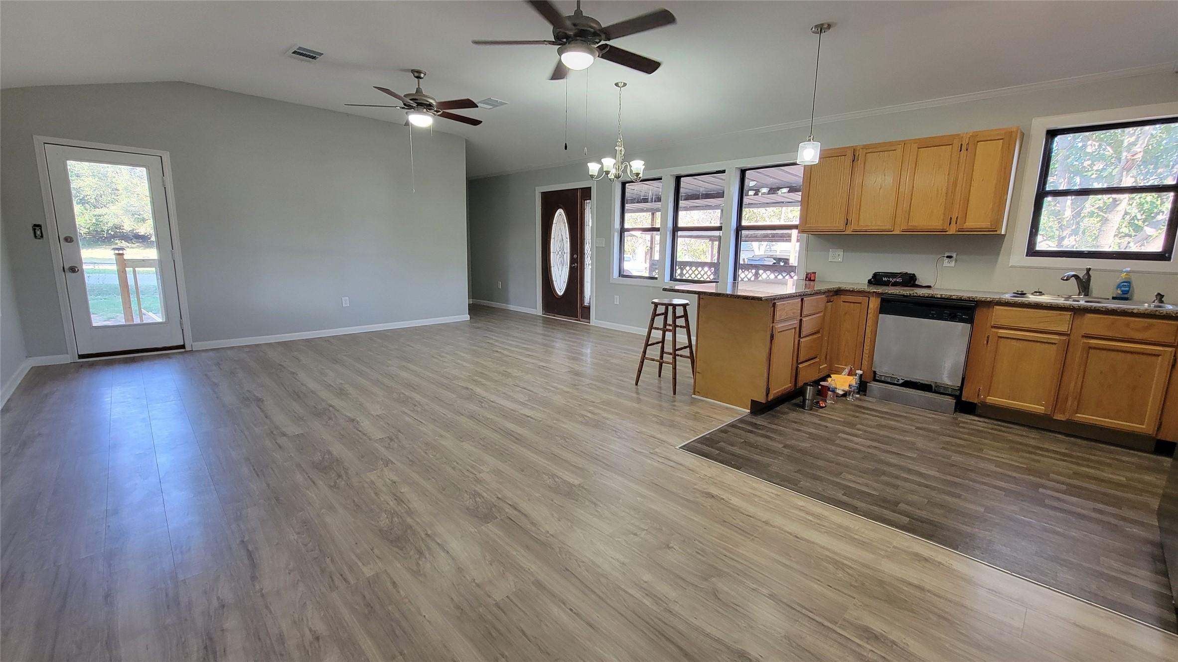 5528 Lake View Drive, Granbury, TX - lhrmls-02489105 - LakeHomes.com