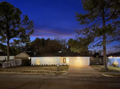 2102 E Timberview Lane