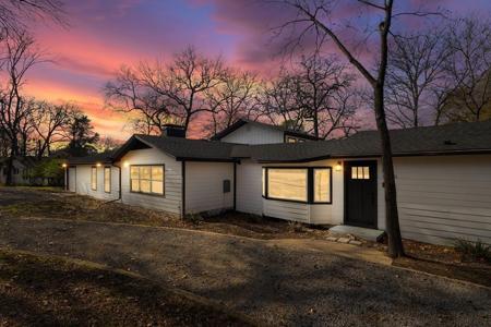 2155 Hickory Trace