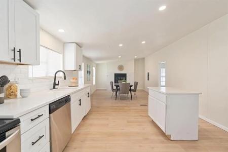 715 Comanche Cove Drive