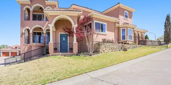 7713 Lakeview Circle