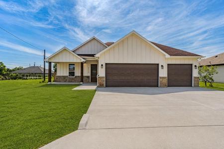 5519 Belaire Circle