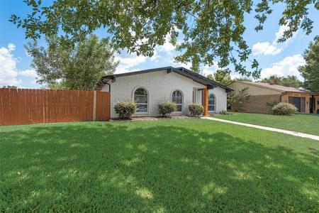 1905 Clark Trail