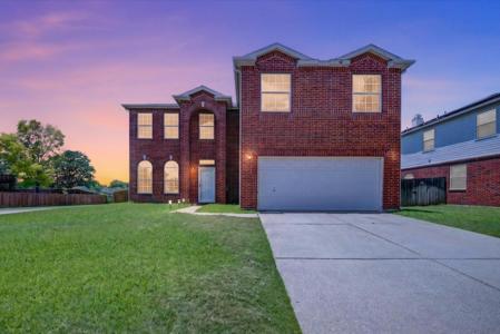 8208 Hidden Path Lane