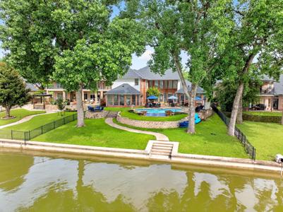 328 Leeward Circle