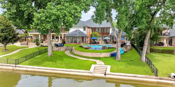 328 Leeward Circle