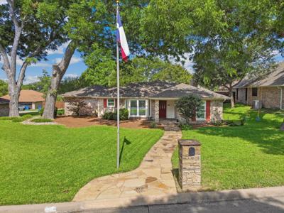 109 Crestwood Drive