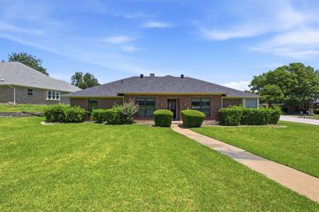 2110 Meadowview Court