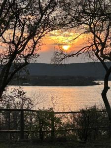 2016 N Lakeview Drive