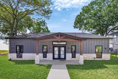 11194 Lakeside Lane