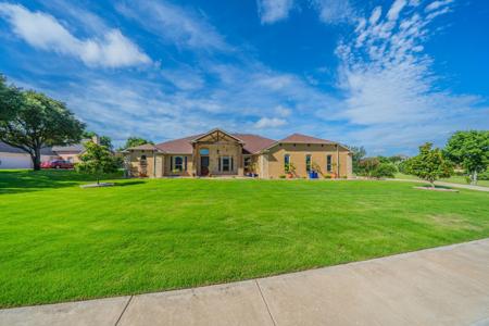 2852 Sonterra Drive