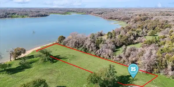 Lot 25 Triangle Shores