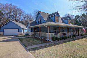 1523 Lakeside Trail