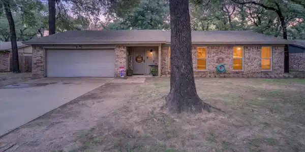728 Lake Crest Parkway